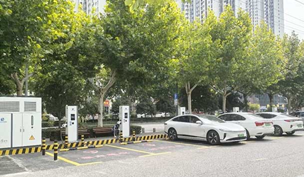 宜昌首批全液冷超充站投入運營，鴻嘉利助力高質(zhì)量充電基礎設施建設